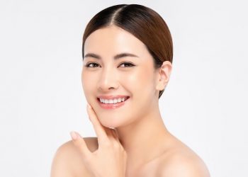 model tampil glowing