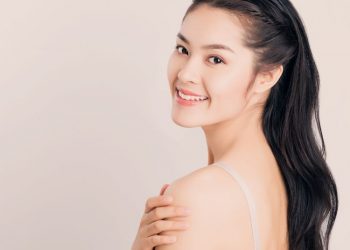 cara menghilangkan jerawat di punggung