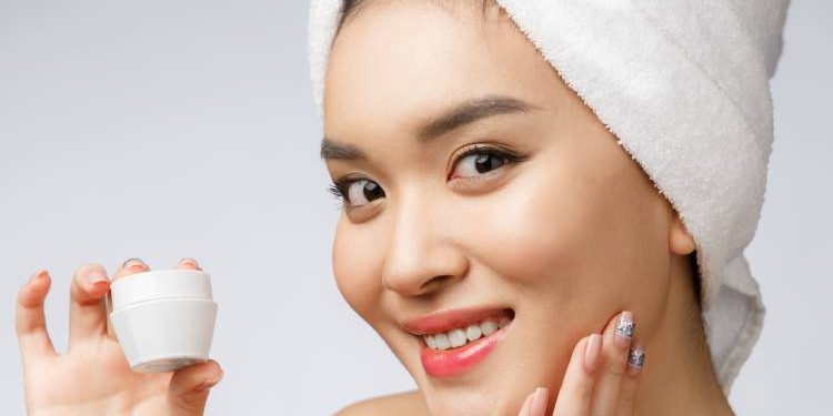Mau Melembabkan Kulit Pastikan Skincare Mu Punya 5 Bahan Kandungan Ini Erhastory Mau Melembabkan Kulit Pastikan Skincare Mu Punya 5 Bahan Kandungan Ini Erhastory
