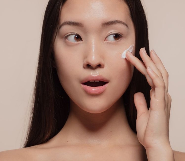 Intip! 2 Skincare Kulit Sensitif untuk Mengatasi Iritasi Kulit Wajah