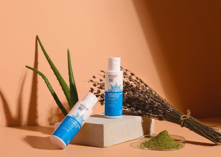 5 Penyebab Ketombe yang Wajib Kamu Ketahui, Nomor 4 Tak Terduga!