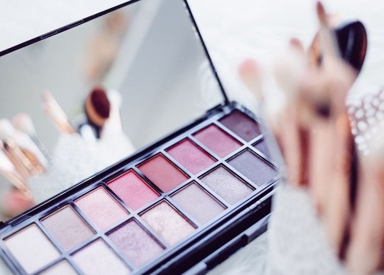 3 Gaya Make Up Simple Ala K-Drama Saat Hari Valentine, Nomor 1 Cantik Banget!