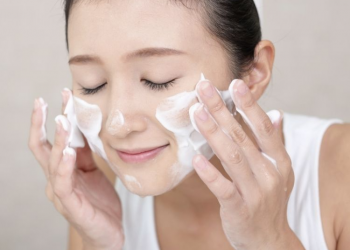 Rekomendasi 3 Produk Facial Wash yang Ampuh Atasi Jerawat
