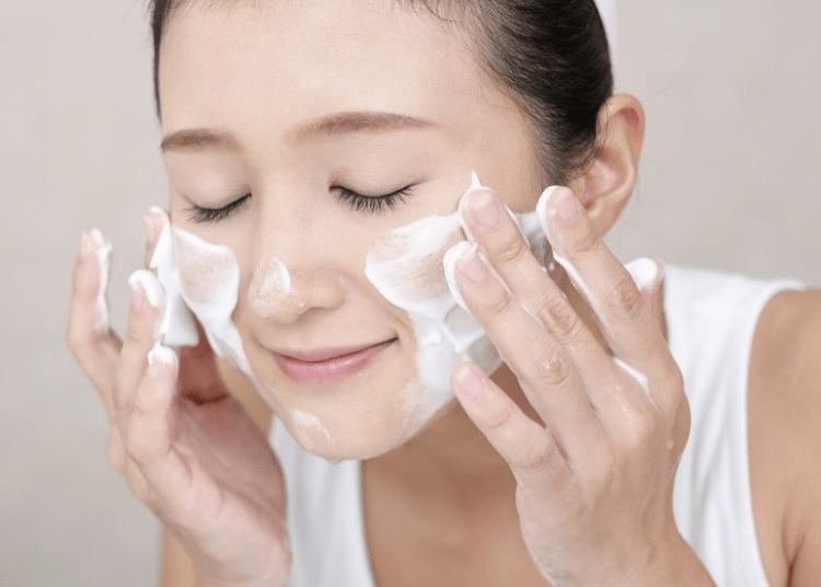 Rekomendasi 3 Produk Facial Wash yang Ampuh Atasi Jerawat