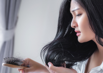 Ingin Mengatasi Rambut Rontok Pasca Covid-19? Simak 3 Tips Jitu Ini!