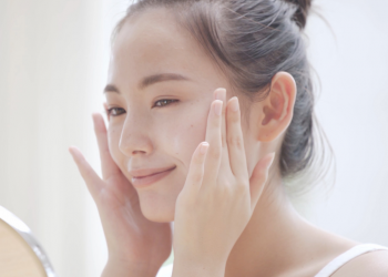 Sering Diabaikan, Tapi Ternyata Sangat Penting! Ini Dia 4 Manfaat Essence