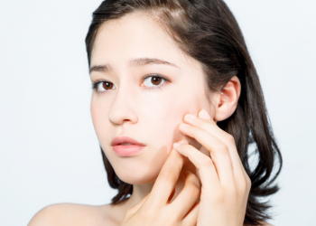 Wajib Tahu! Rangkaian Skincare Kulit Sensitif Paling Aman