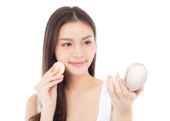 Tampil Cantik Saat Lebaran? Ini Dia Bedak Padat yang Bagus dan Tahan Lama!