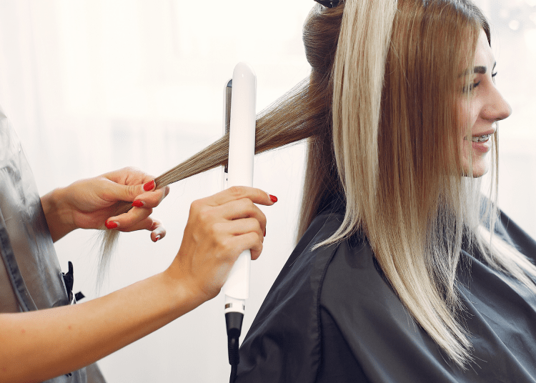 3 Tips Merawat Rambut Curly Hasil Catokan Agar Tetap Lembut dan Sehat