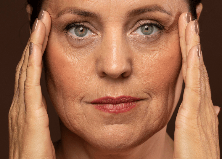 Garis senyum age corrector serum