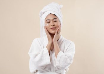 5 Mitos Pelembap untuk Kulit Kusam, Jangan Sampai Salah Pilih!