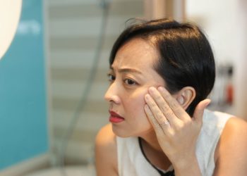 Cara menghilangkan kerutan di wajah