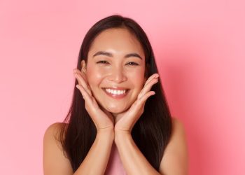 Mau Punya Kulit Glowing dan Sehat? Minum 1 Produk ini biar Skincare Kamu Lebih Optimal!