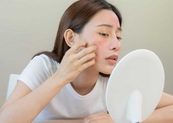 facial wash yang cocok untuk kulit berminyak dan berjerawat