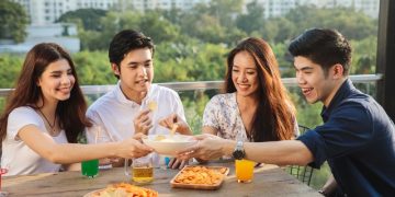 Mau Ketemu Banyak Orang di Akhir Tahun? Yuk Mulai Rawat Kulit dari Sekarang!