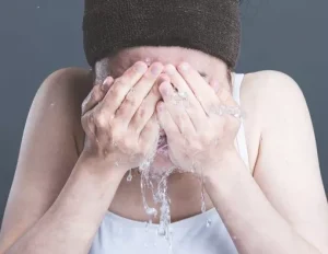 rutinitas cuci muka untuk kulit acne-prone