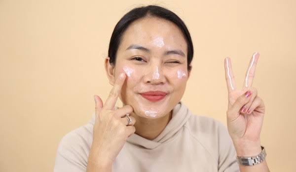 Sunscreen Terasa Berat di Kulit? Saatnya Cari yang Lebih Ringan!